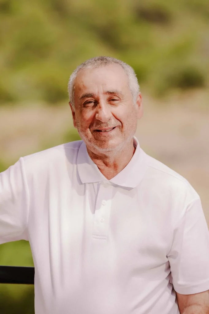 jose-gardener-avocados-tomatoes-lemon-trees-innerlife-recovery-healthy-diet-addiction-treatment-alcohol-programs-spain-marbella